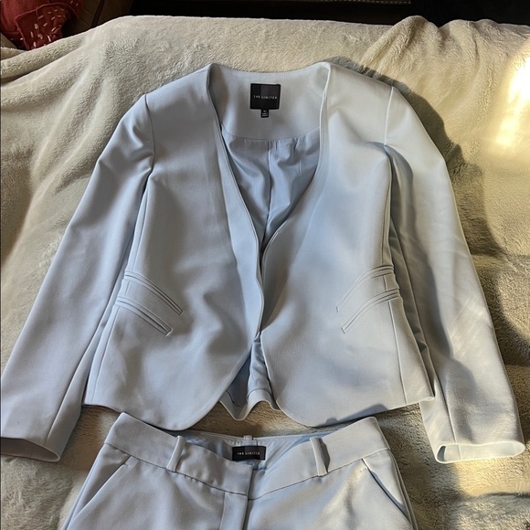 The Limited Women's Soft Blue Blazer and  pants the complete set - Picture 2 of 12